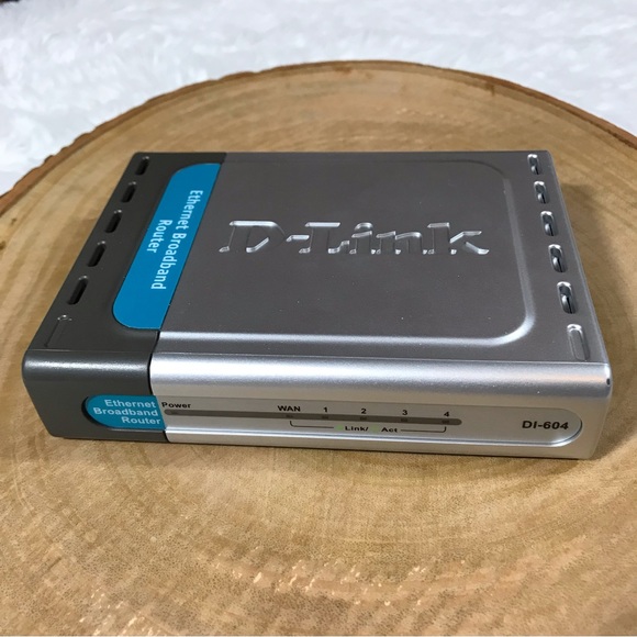 D-Link DI-604 Cable/DSL Wired Ethernet Broadband Router - Picture 3 of 16